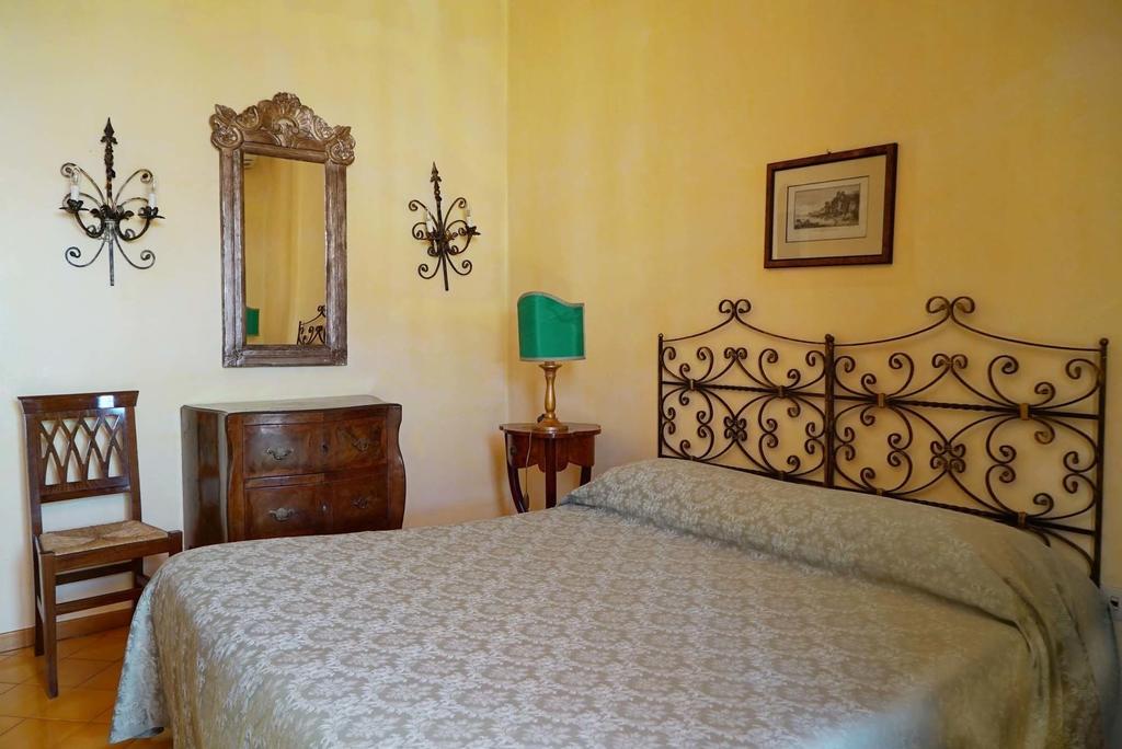 Bed And Breakfast Riviera Di Chiaia Turrisi Napoli Phòng bức ảnh