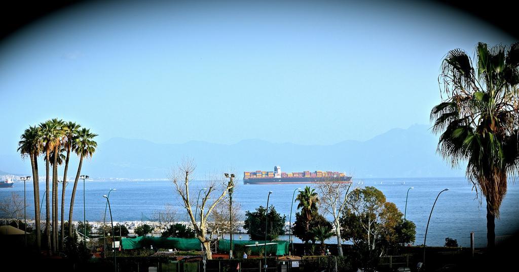 Bed And Breakfast Riviera Di Chiaia Turrisi Napoli Ngoại thất bức ảnh