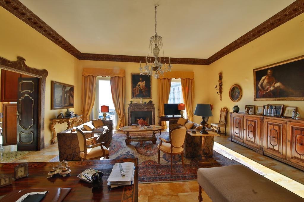 Bed And Breakfast Riviera Di Chiaia Turrisi Napoli Ngoại thất bức ảnh